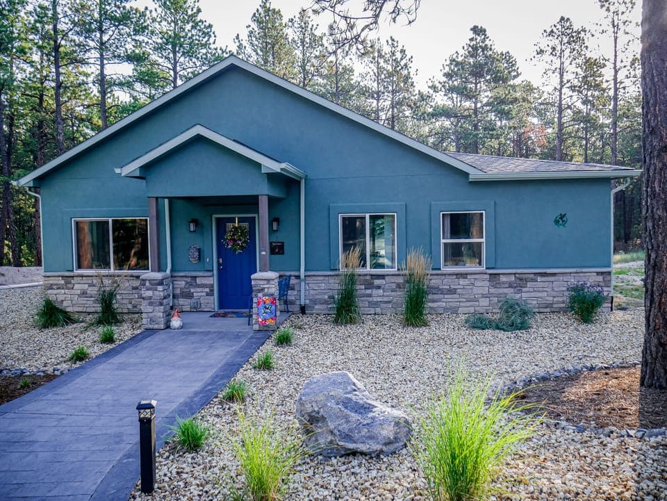 The cottage is a separate unit with it's own entrance.
