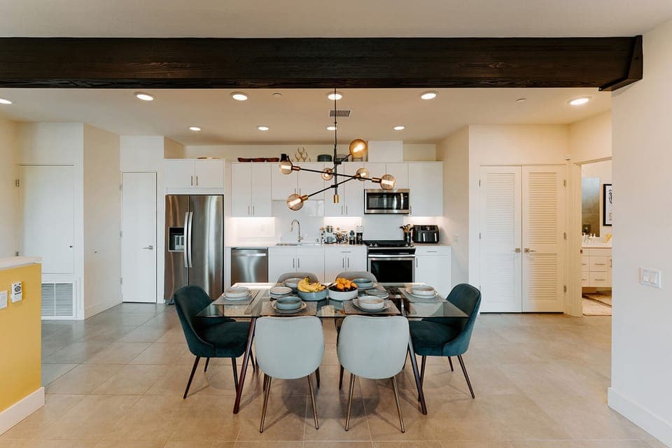 K1035- Dining