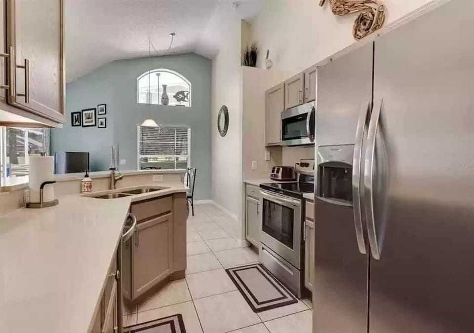 Kitchen with breakfast nook