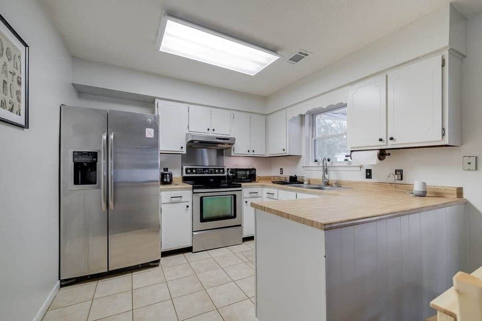 Fully Stocked Kitchen with Appliances