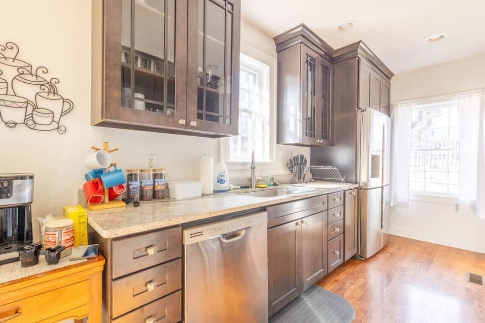 Brand new kitchen with all you`ll need!
