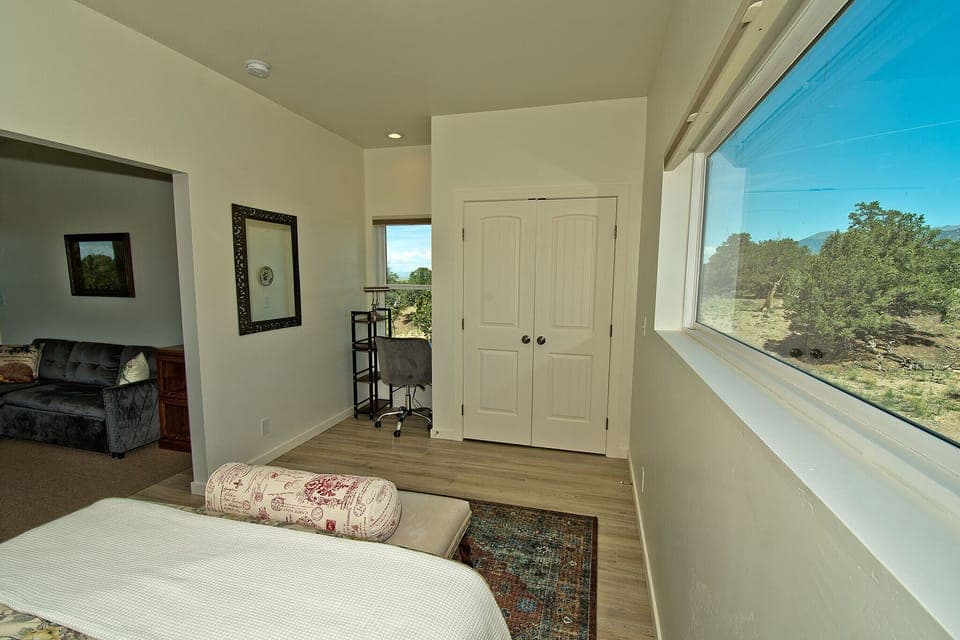 Beautiful Bedroom with Views and Workstation (1)