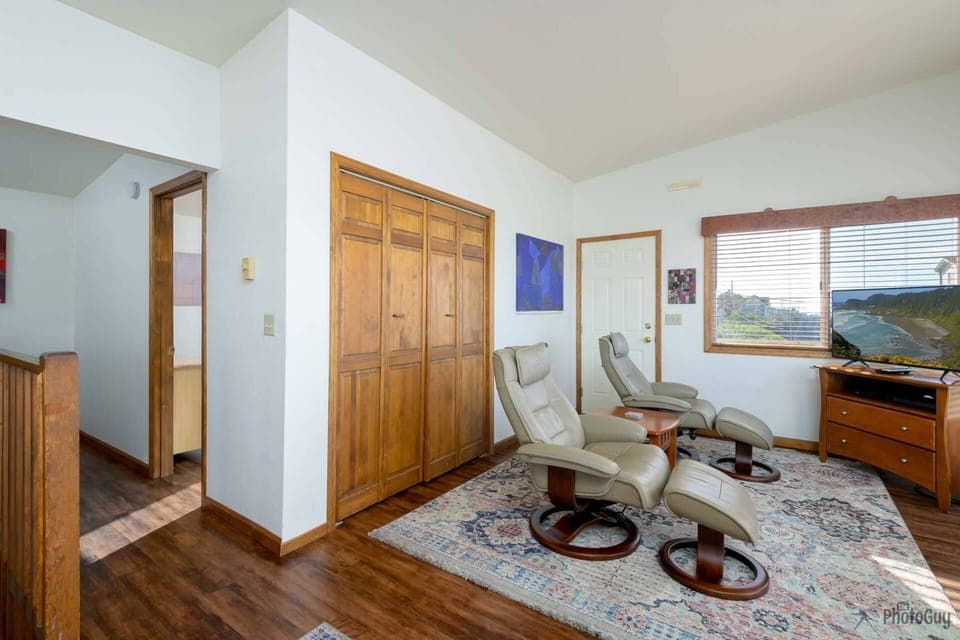 Upstairs Living Area