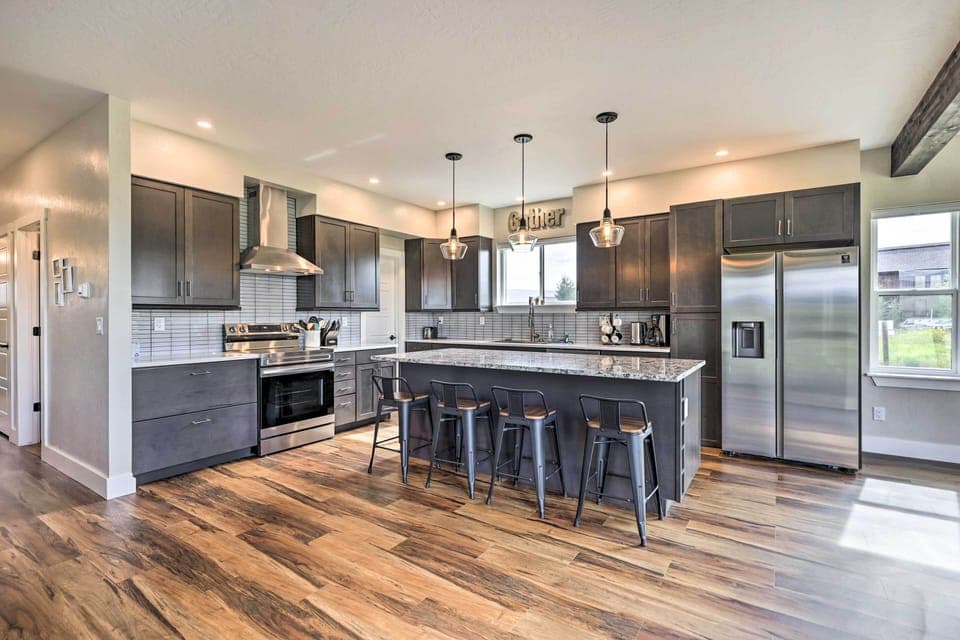 Fully Equipped Kitchen | Main Level | Spices | Ice Maker