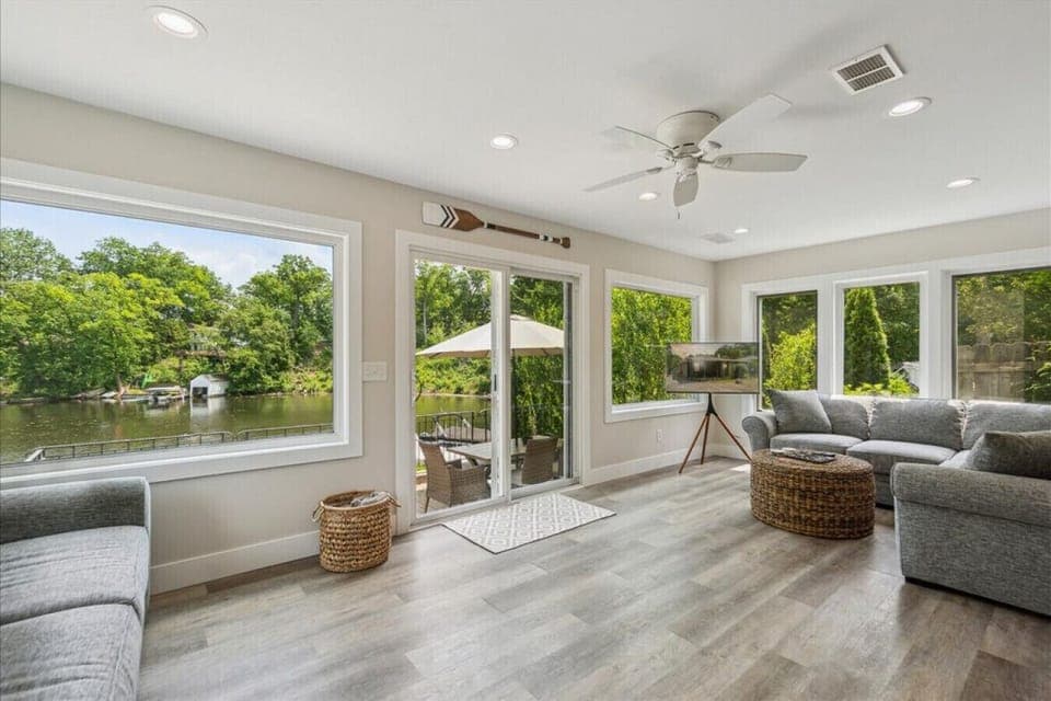 Lake Cottage on Lake Orion