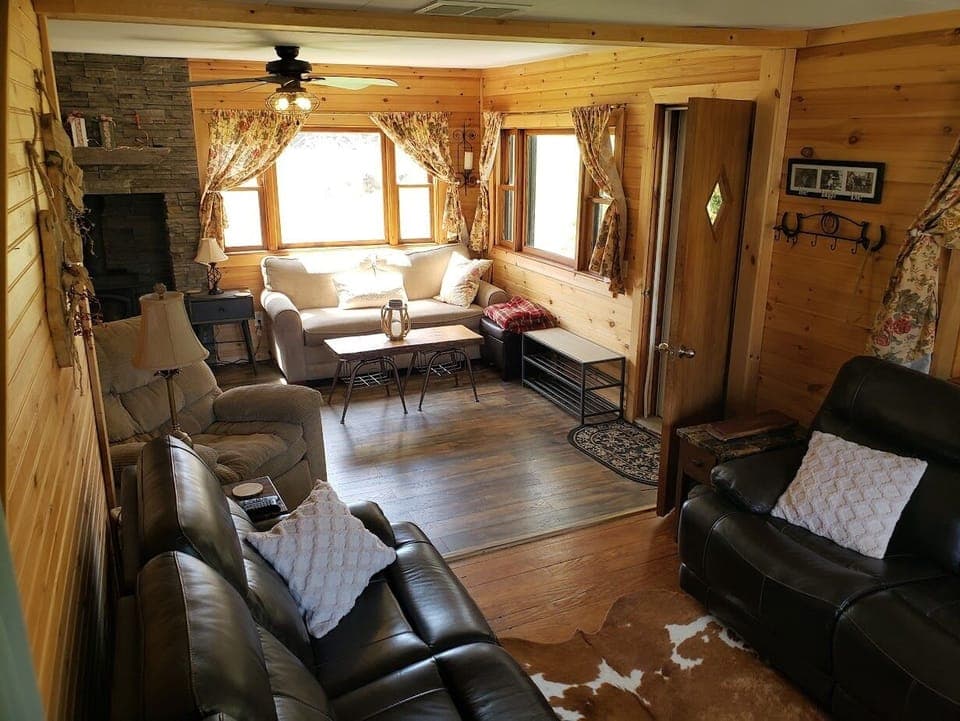 Leather recliner sofas