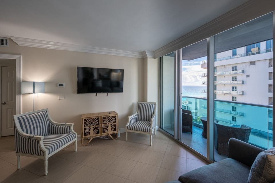 Oceanview living room!!