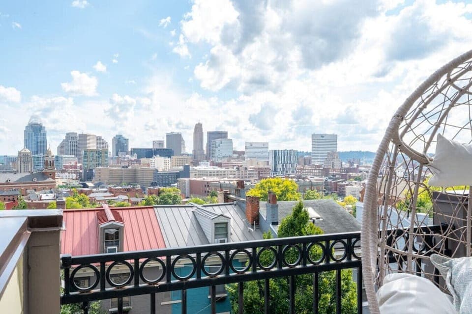 Front Outside Sitting Area w/ City Views!