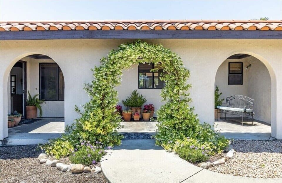 Front Entrance to Hacienda Buena Vida