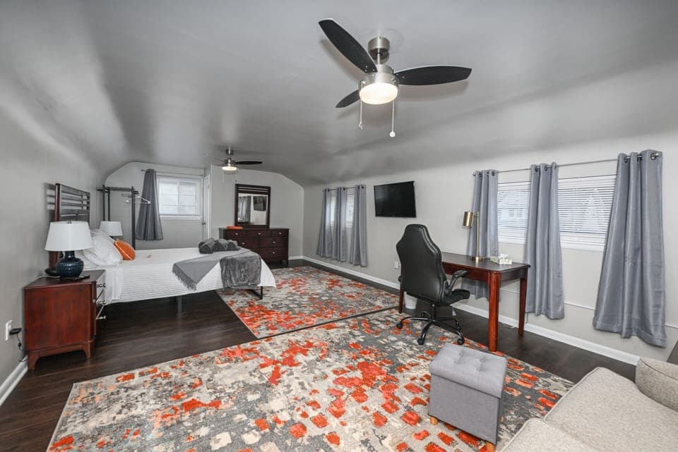 Bedroom 3 - 2nd floor, King bed, TV, dresser, lamps, alarm clock, USB charger