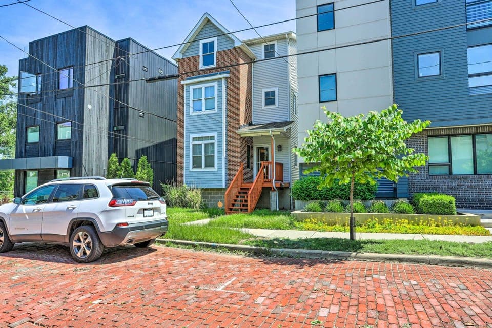 Cleveland Vacation Rental | 1BR | 1BA | 800 Sq Ft | Steps Required