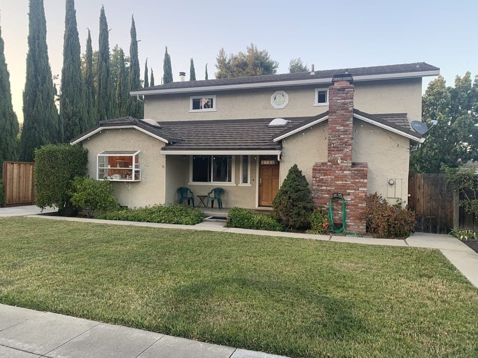 Beautiful Palo Alto home - 5 bedrooms and 3 baths with pool