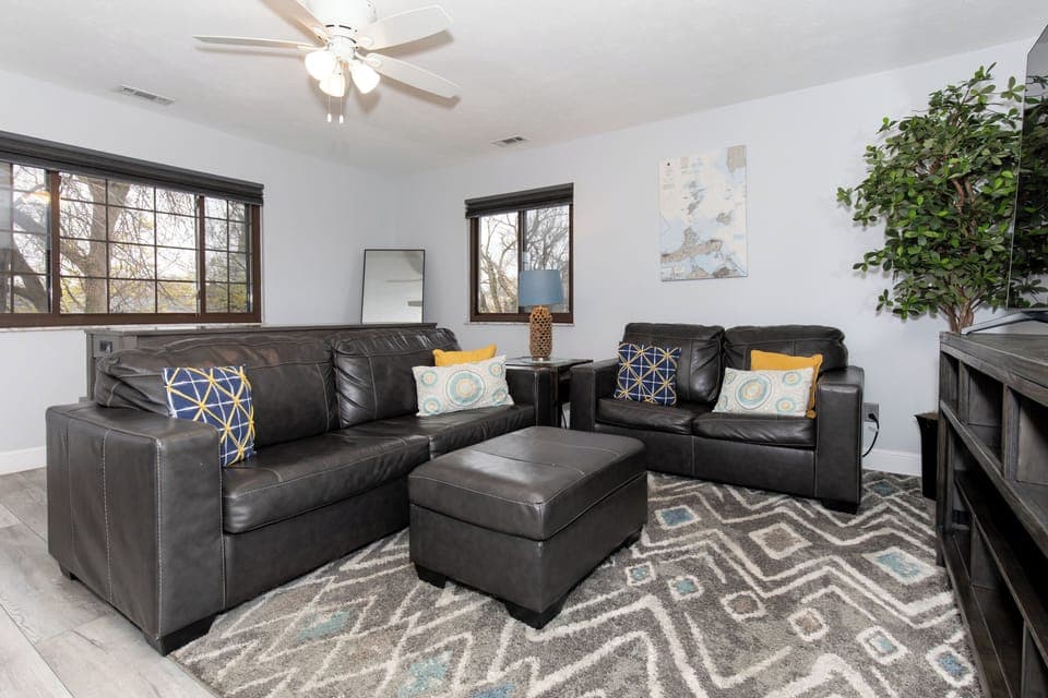 Living room with plenty of seating