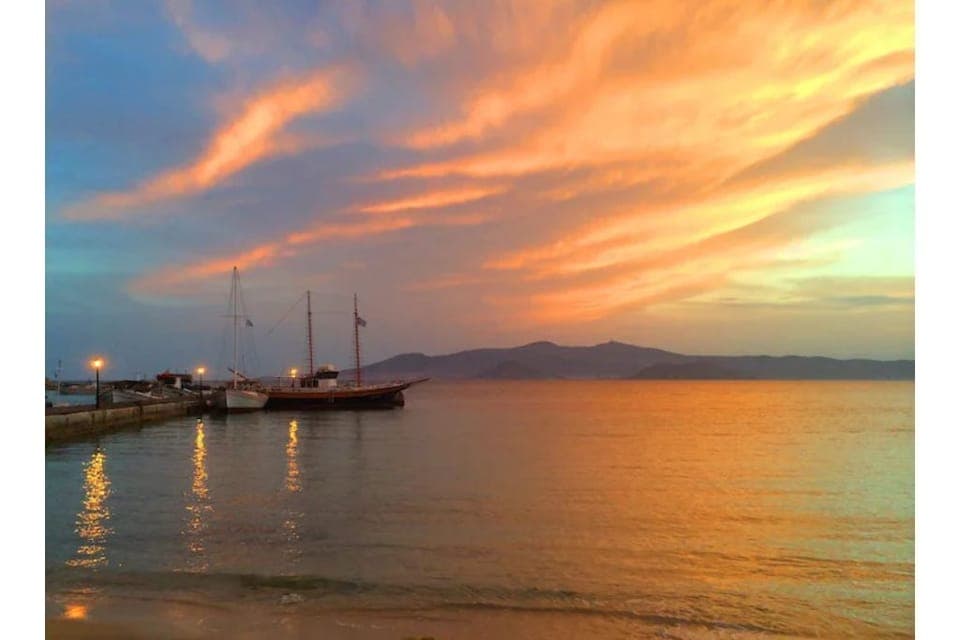 Agia Anna beach - surroundings