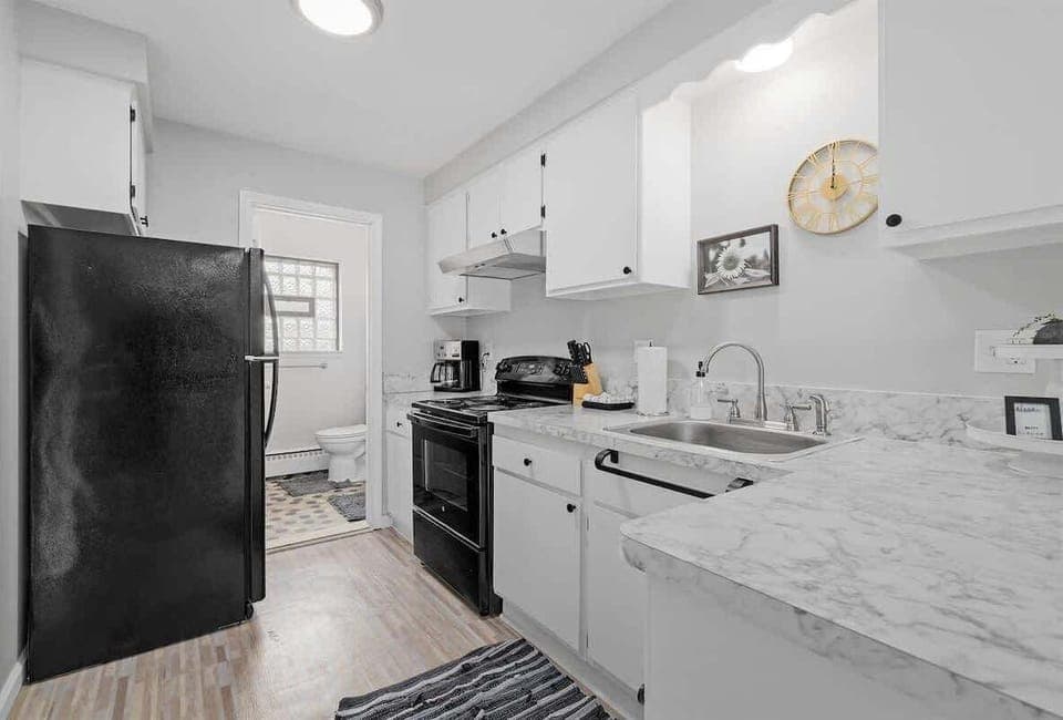 A kitchen that is both functional and stylish, perfect for any home cook.