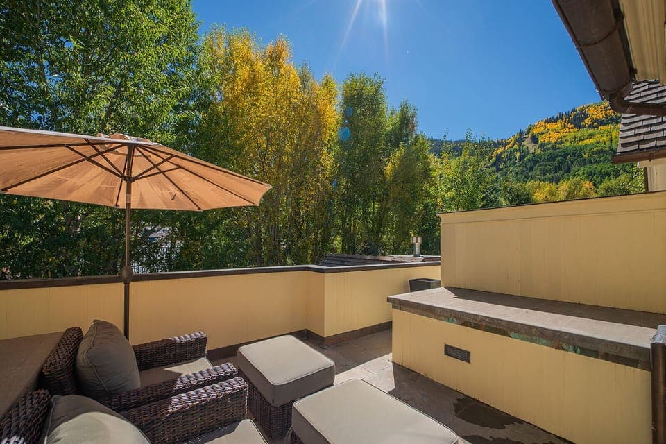 Top Floor Sun Deck - Creekside C - Vivid Vacation Rentals - Top Floor Sun Deck - Creekside C - Vivid Vacation Rentals