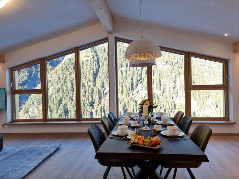 Table, Furniture, Property, Window, Shade, Wood, Comfort, Interior Design, Lighting, Building