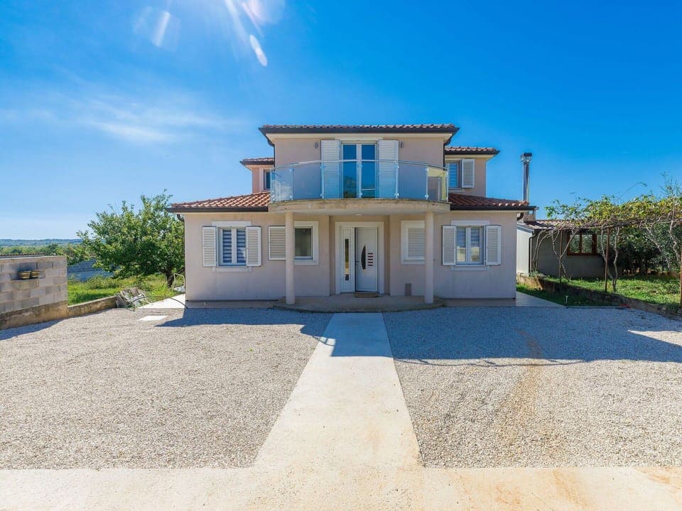 Sky, Building, Plant, Property, Window, Azure, Door, House, Cloud, Land Lot