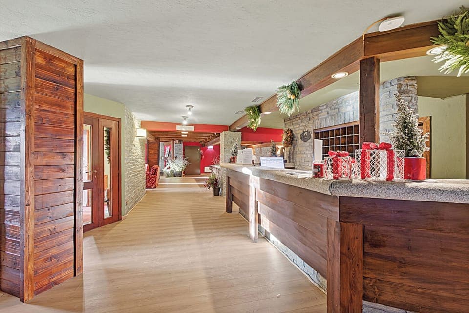 Common area (corridors, hall)