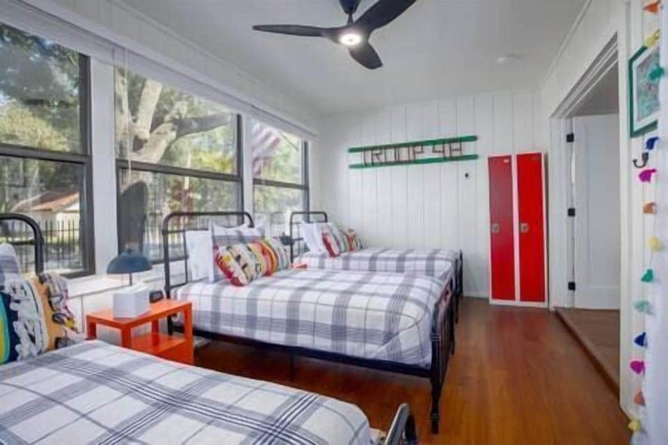 2f5fe8df 34d0 402a a1ce 11207cf55c81