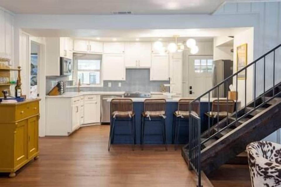 Large kitchen with bar seating for 4 and plenty of counter space! 