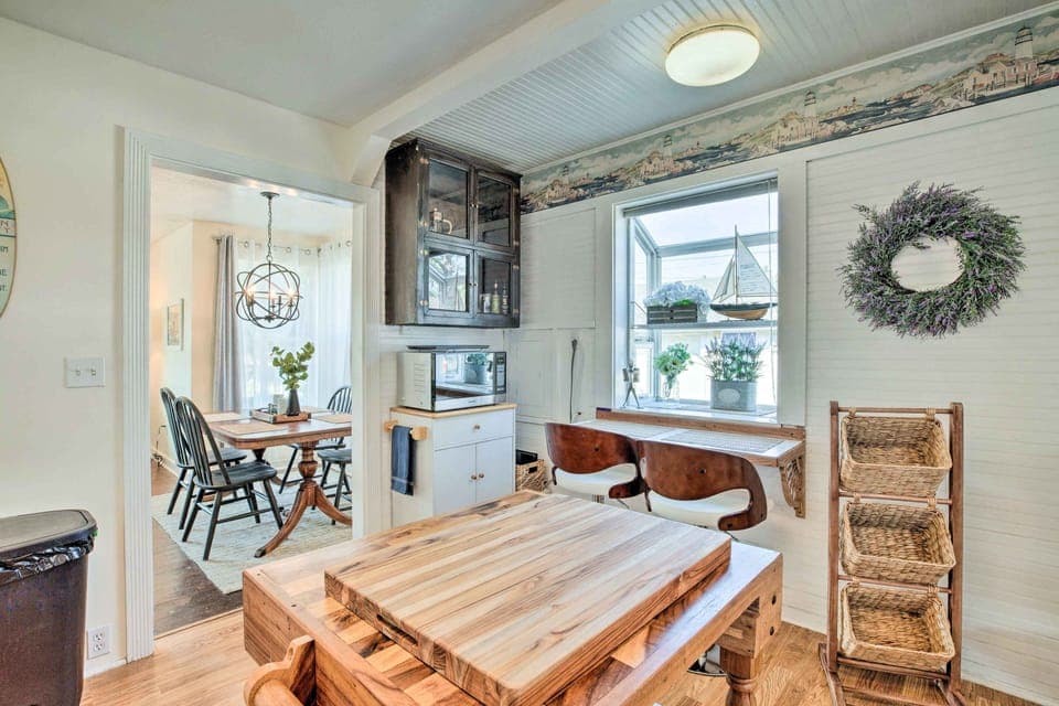 Seaview Vacation Rental | 2BR | 1BA | Step-Free Access | 850 Sq Ft