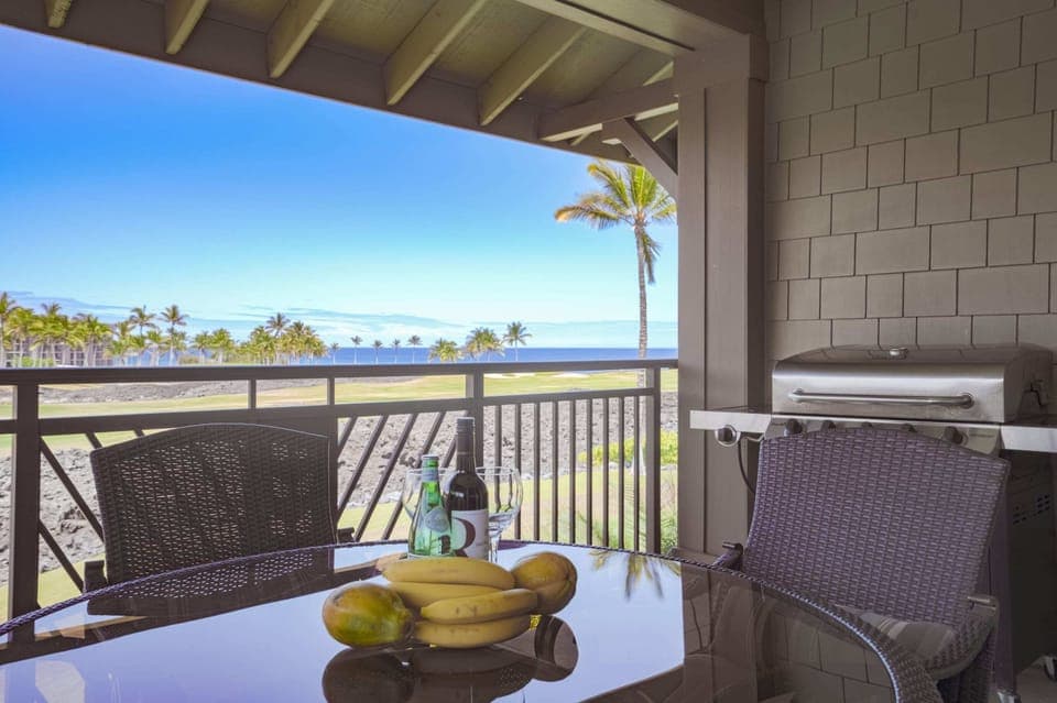 This unit has its own gas BBQ on the lanai.