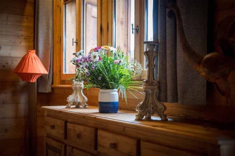 Enjoy the décor of our stunning chalet.