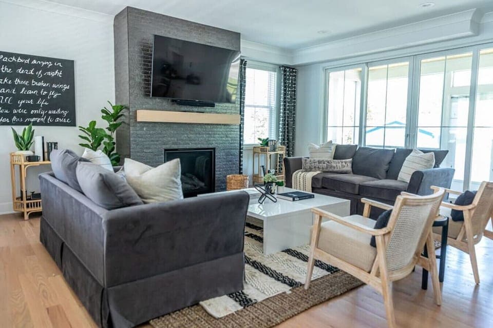 Blackbird Enjoy our open concept Family room/ kitchen