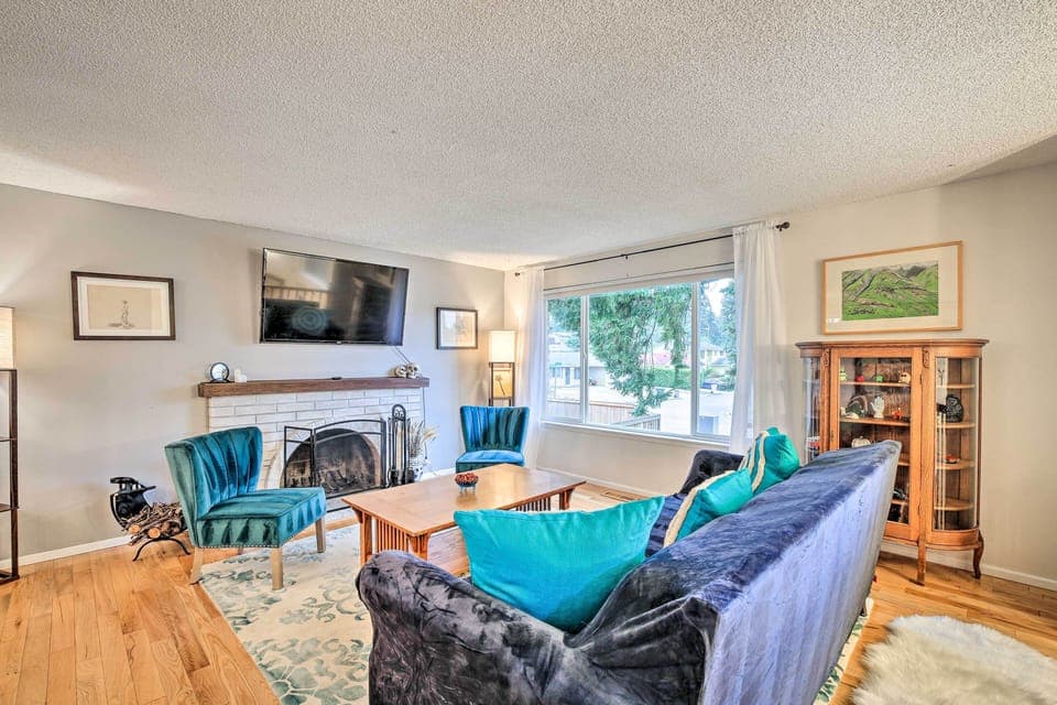 Kent Vacation Rental | 4BR | 3BA | 2,000 Sq Ft | Stairs Required