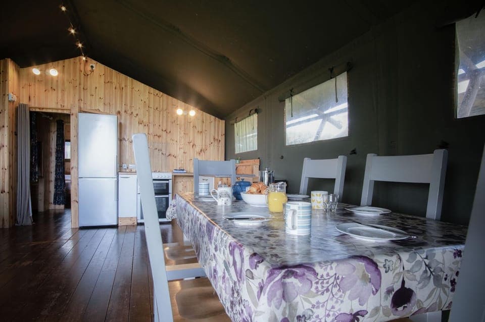 Burryholmes - Safari Glamping Tent - Llangennith (1880)