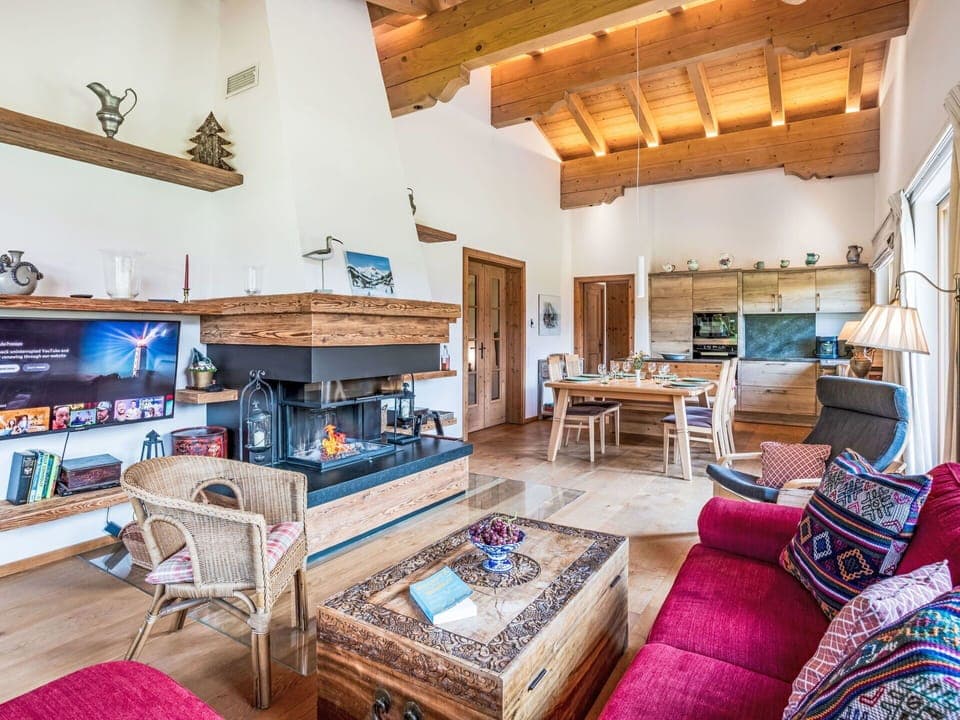 Furniture, Property, Couch, Table, Wood, Interior Design, Living Room, Floor, Flooring, Picture Frame