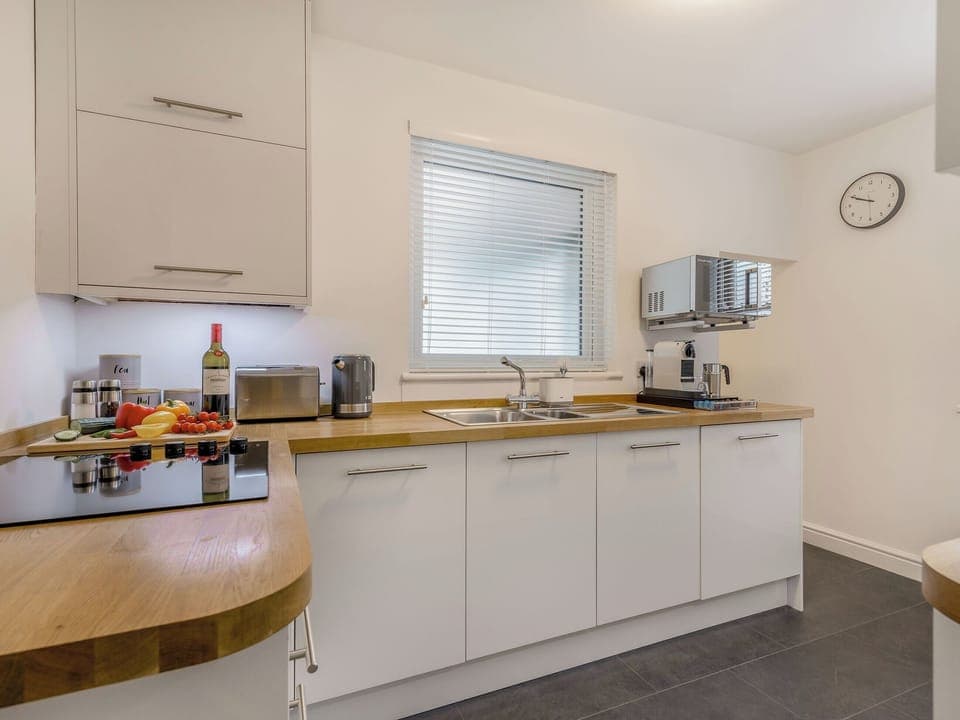 Kitchen | Copper&rsquo;s Rest - Bluelight Apartments, Saltburn-by-the-Sea