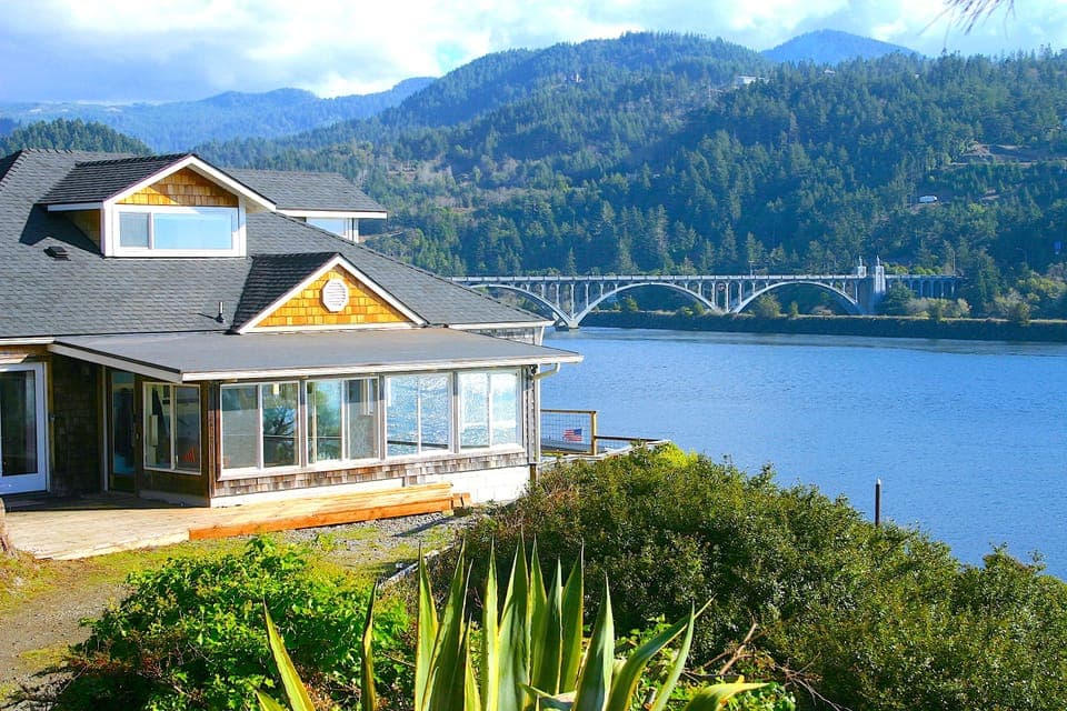 River's End overlooking the Rogue, Pacific, and Patterson Bridge. 