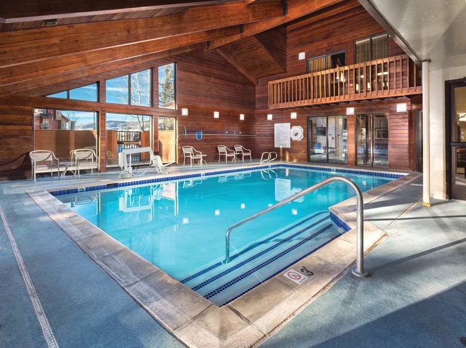 Pools & Hot Tubs