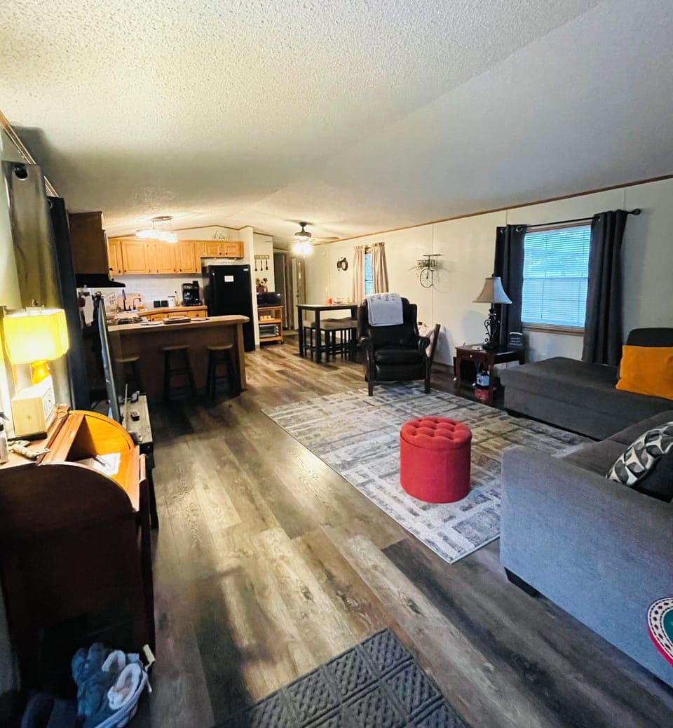 Spacious living room