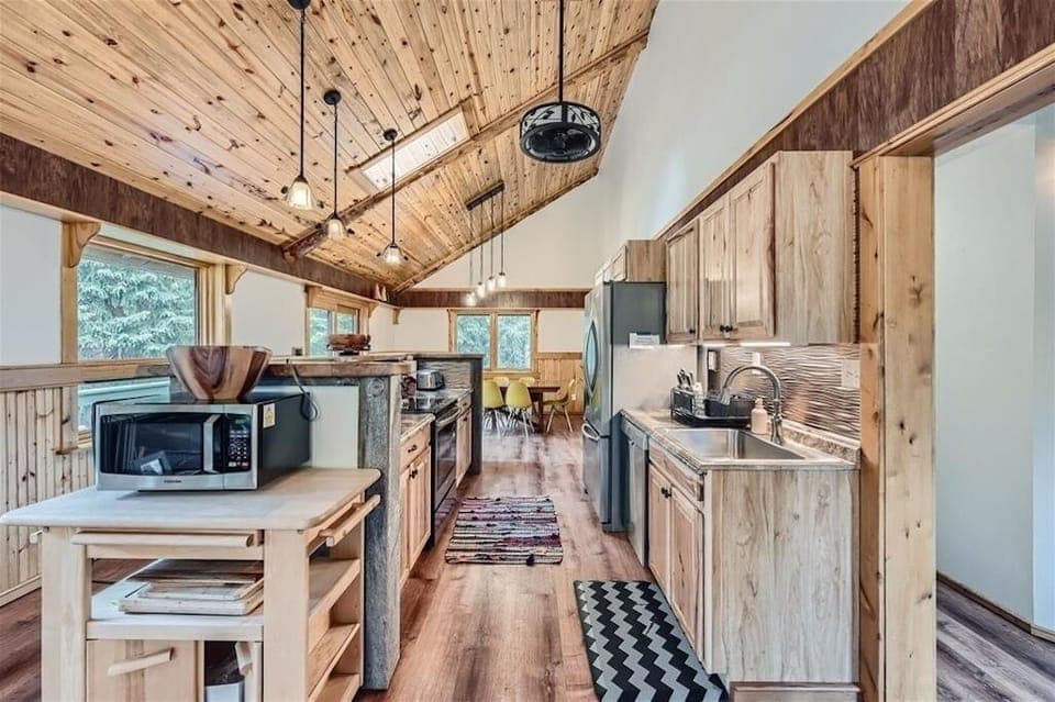 We have a fully stocked kitchen with everything a large group needs and more!