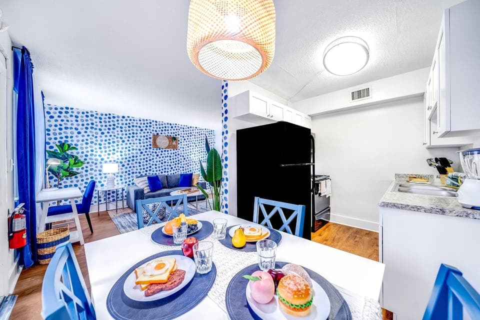 Jimmy: ''Great place to stay! Very clean''