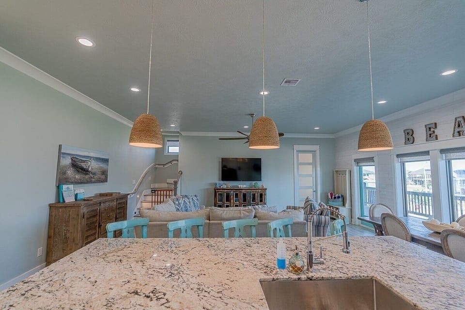 Beautiful Open Concept Kitchen