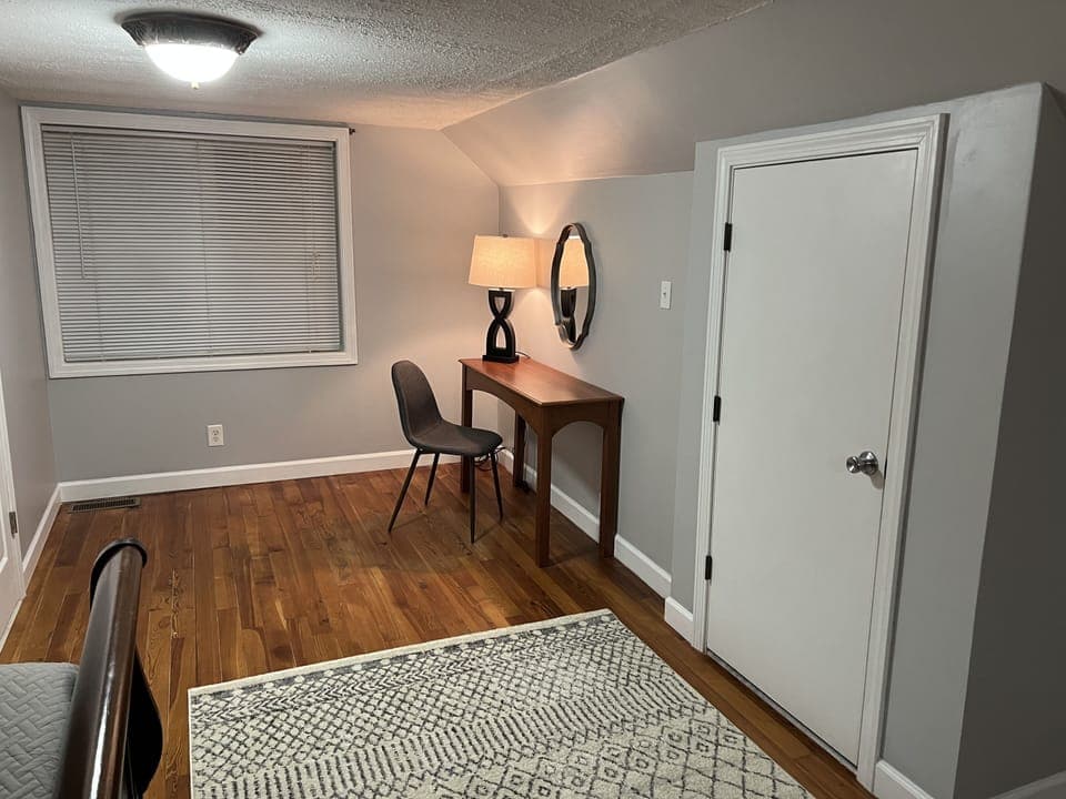 2nd floor seating area 