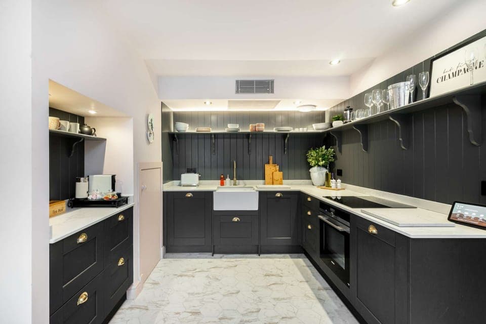 Fully equipped kitchen featuring Bosch / Siemens appliances inc Microwave, Dishwasher, Convection Oven, Induction Hob/Cooker, Hand Blender, Toaster, Kettle and Coffee