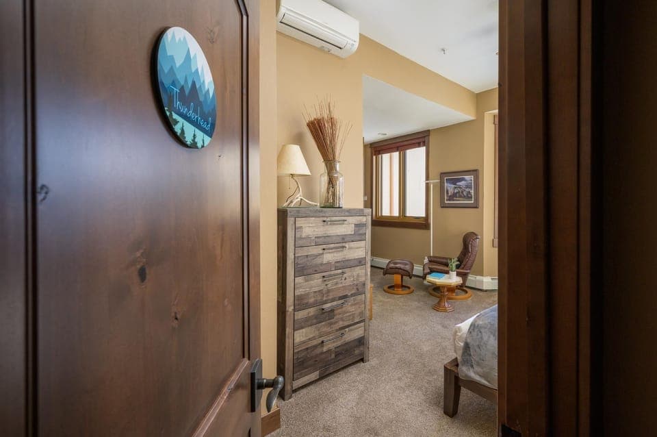 Thunderhead Room - Primary King Suite