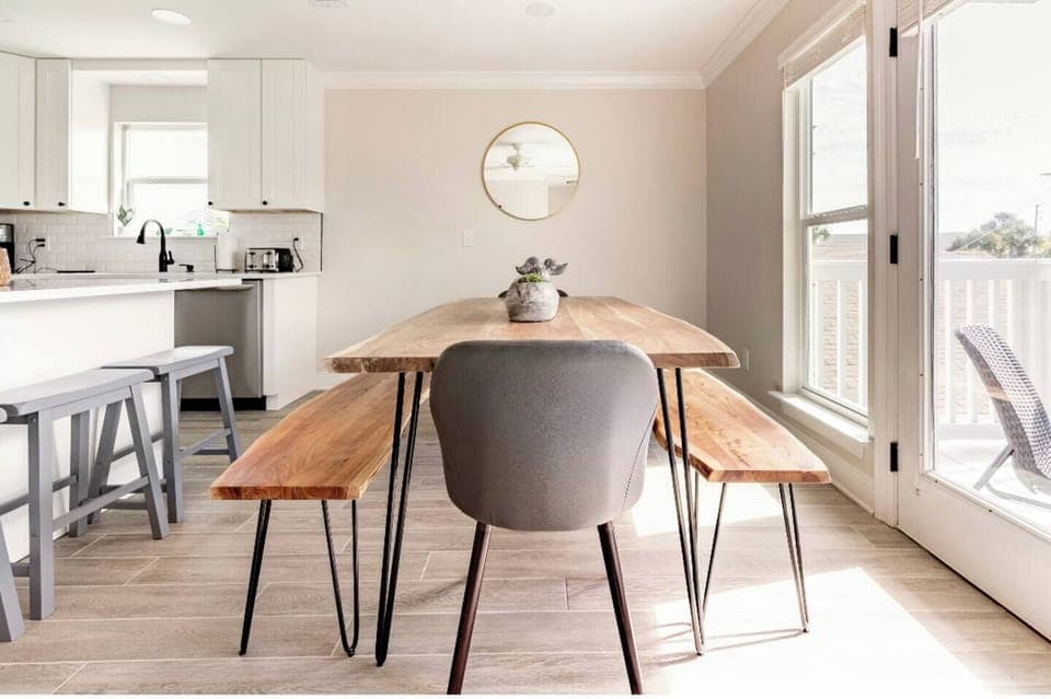Large dining table and breakfast bar with stools 