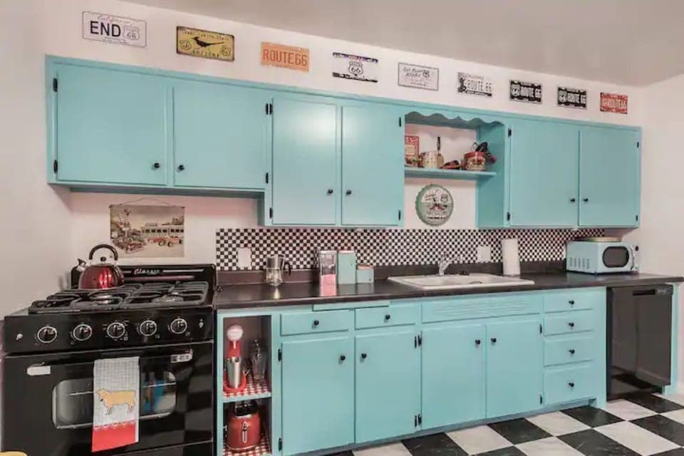 This 50's style kitchen will make you want a good burger, fries & shake!