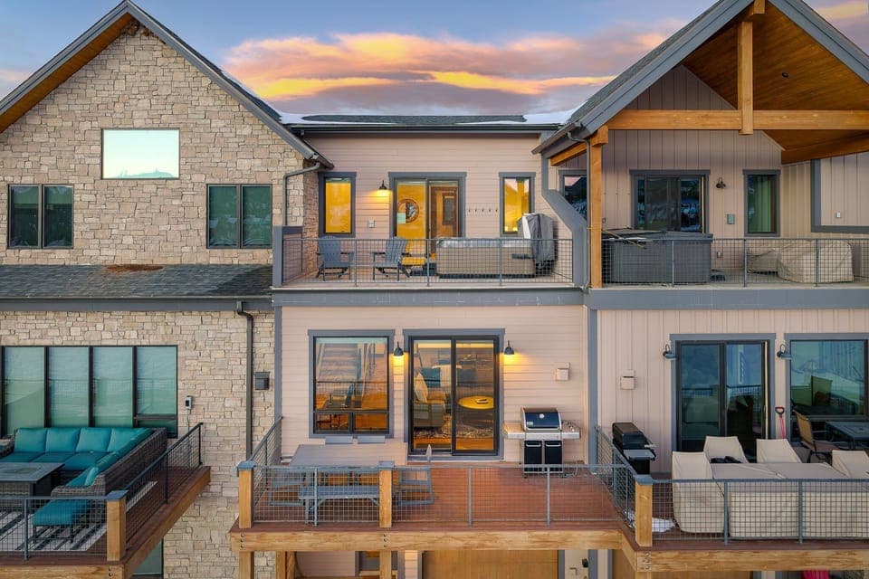 The Beautiful Grand Park Luxury Villa #114