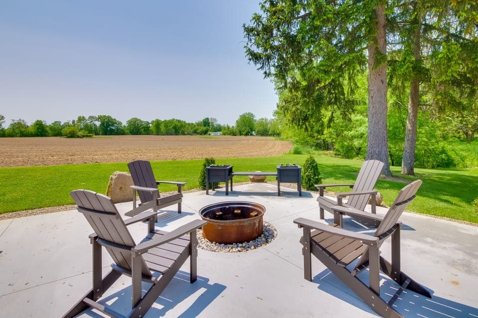 Massillon Vacation Rental | 4BR | 3BA | 2,450 Sq Ft | Stairs Required