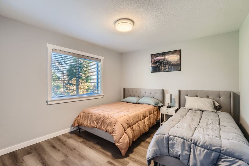 2nd Bedroom - Queen and Twin bed