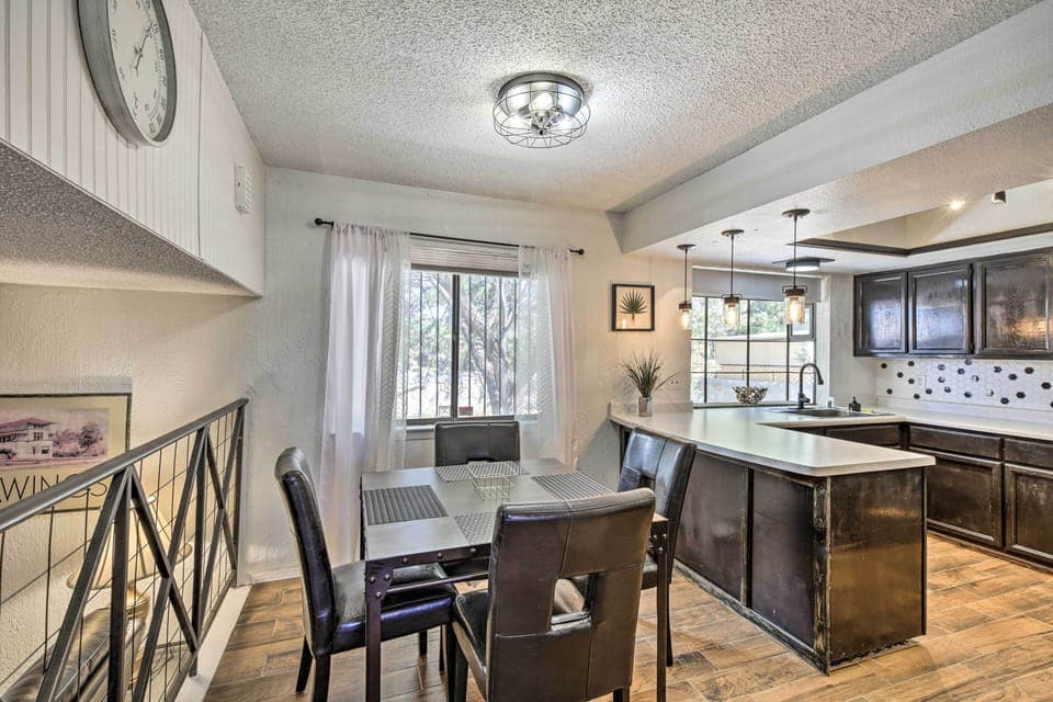 Dining Nook | 1st Floor