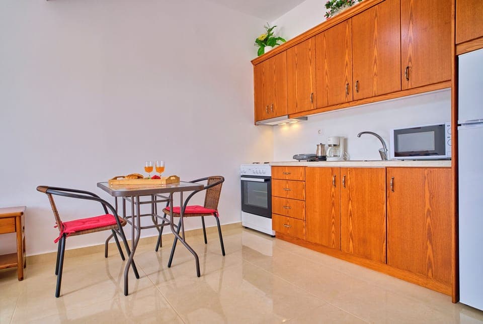 Stacys Apartment 1 near Sidari-Kitchen and Dining Area 