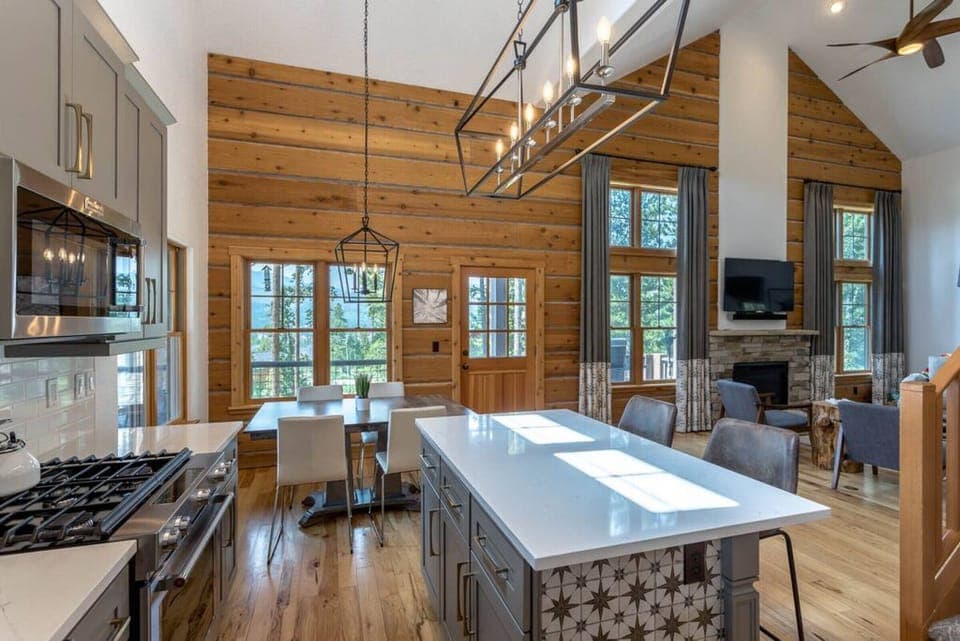 Spend some quality time with your friends or family in this spacious house.